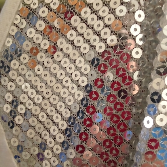 Size large top - Picture 5 of 6